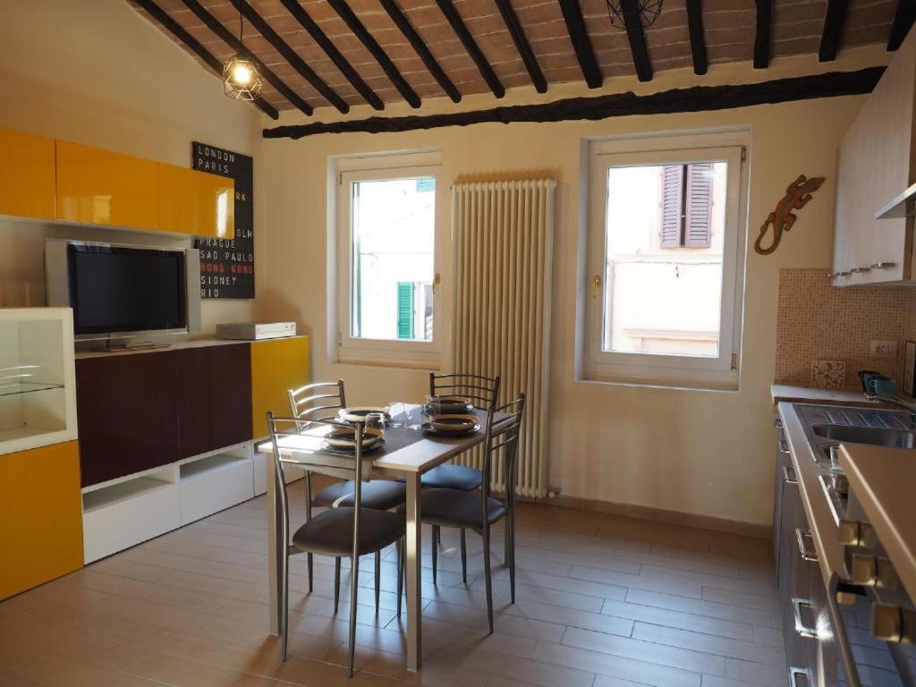 Contrada House By Francigenaapartments Siena Exterior photo